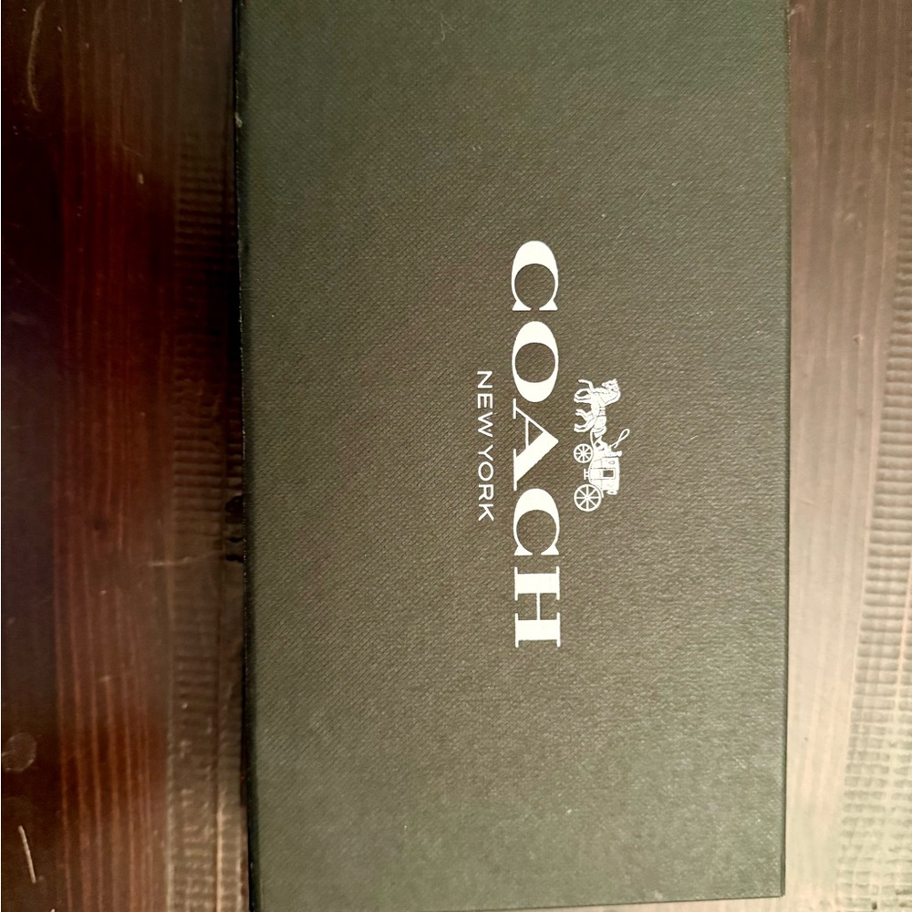 Coach Black Gift Box - Picture 3 of 3